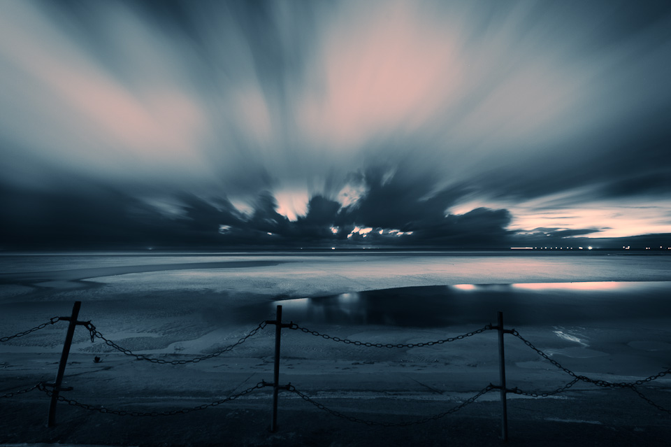 &copy; Ian Mylam