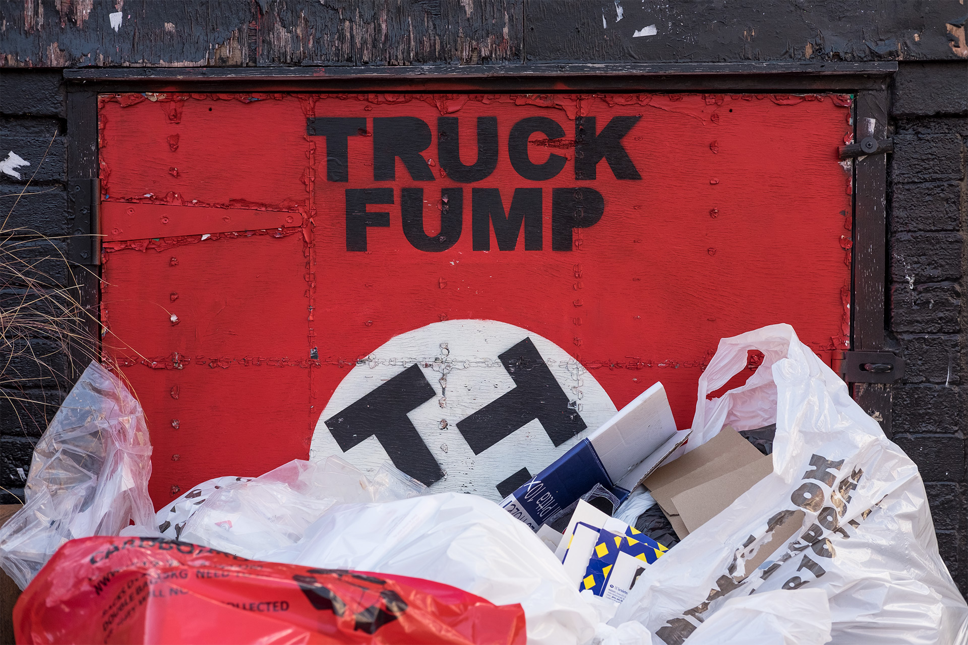 truck fump original Truck Fump - Street Photography Show the Original Photography - truck fump original